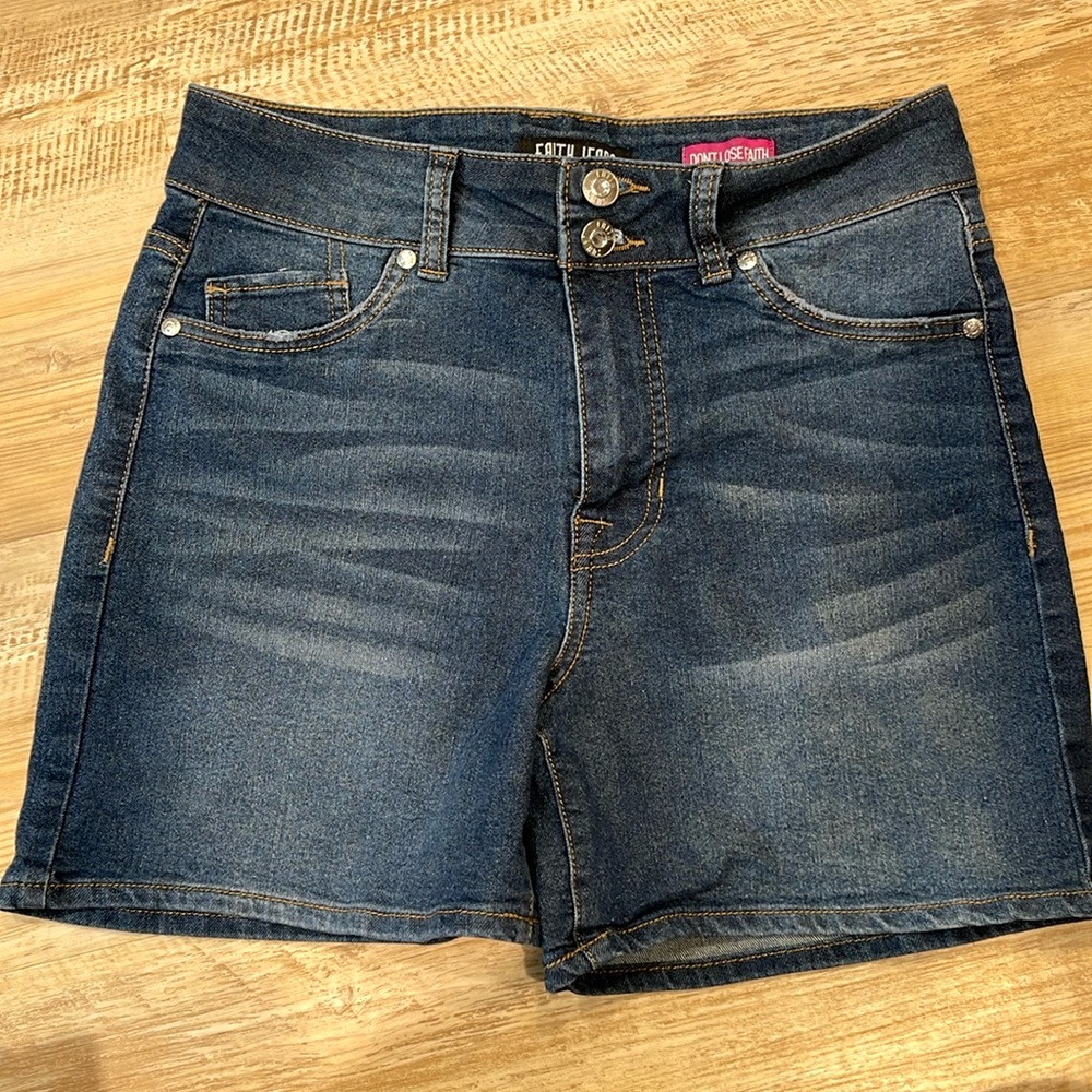 Faith Jeans Jean Shorts Size 8 (Fits like a 6- runs small)